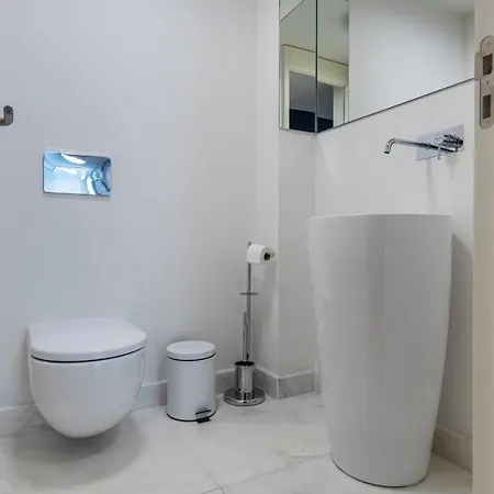 Two Bedroom With Ac In Baixa By Lovelystay Apartmán *
