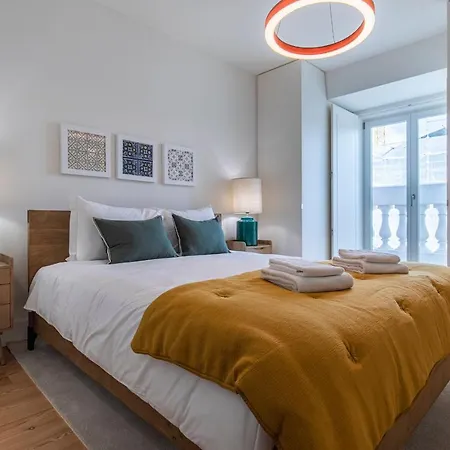 Two Bedroom With Ac In Baixa By Lovelystay 아파트