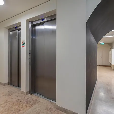 Two Bedroom With Ac In Baixa By Lovelystay 아파트 *