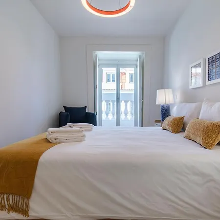 Two Bedroom With Ac In Baixa By Lovelystay *