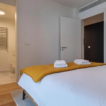 Two Bedroom With Ac In Baixa By Lovelystay *