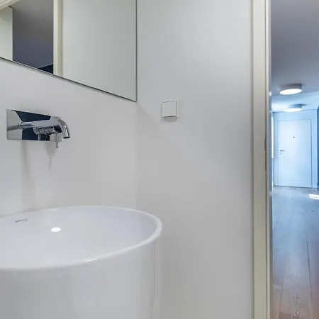 Two Bedroom With Ac In Baixa By Lovelystay *